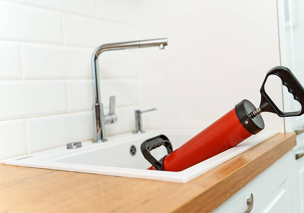 Mosdó és Mosogatók Kidugítása WC Pumpával